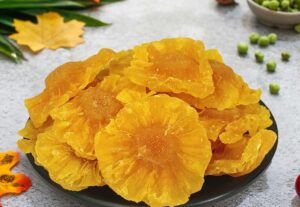 Dried pineapple