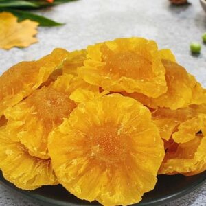 Dried pineapple