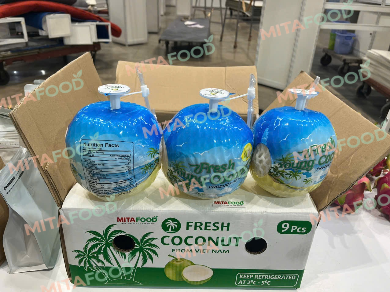 Exporting fresh coconuts to the market China